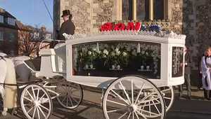 Posledná rozlúčka s tragicky zosnulým 31-ročným spevákom, TENTO človek mal zákaz vstupu!