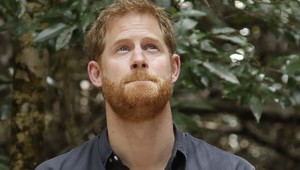 Harry si opäť získava srdcia verejnosti! TAKTO rapoval a prekvapil tvrdením, že od kráľovskej rodiny neodišiel!