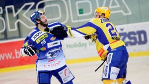 VIDEO: Moravská hokejová bitka - 167 trestných minút!