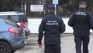 Dôchodca v komentároch nabádal na strieľanie policajtov. Polícia mu prišla zaklopať na dvere