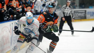 Kto môže hrať hokej? Aj Michalovce odkladajú zápasy