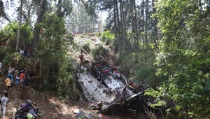 Tragédia na Srí Lanke: Autobus sa zrútil z útesu, hlásia desiatky mŕtvych