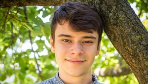 Bozkávacie scény mi problém nerobia, hovori Tomáš zo seriálu Naši