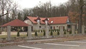 Poslanci Rimavskej Soboty obviňujú primátora, že firma, v ktorej je spoločníkom, stavala bez oprávnenia a na pozemkoch mesta