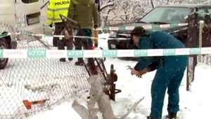 Vodič zdemoloval zábradlie a vrazil do prípojky, začal unikať plyn