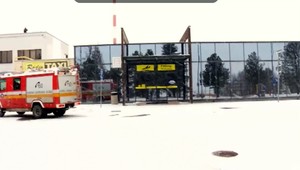 Tajomný odkaz v lietadle postavil popradských policajtov do pozoru