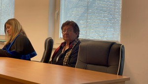 Babku travičku odsúdili na 25 rokov. Chcela sa zbaviť kamarátok, aby im nemusela splatiť dlhy