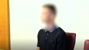 Mladík sťahoval súbory z internetu, spolu s nimi mal stiahnuť aj obnažené fotky malých dievčat