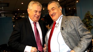 Boj o Pražský hrad sa vyostruje. Zeman alebo knieža?