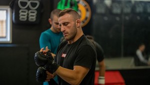 Má 32 rokov a životnú formu. Covid ho aj tak dostal na JIS