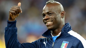 Riadny srandista! Balotelli zobral fotografke clonu