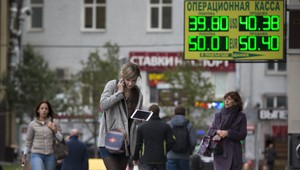 Rubeľ je pod tlakom, parlament schválil pomoc bankám
