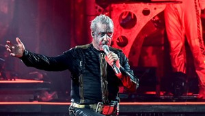 Bude koncert v Trenčíne? Líder kapely Rammstein čelí obvineniu zo sexuálneho napadnutia!