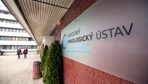 Onkologicky choré deti sú pre úradníkov zdravé. Ak im treba preplatiť cestu