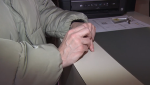 Mladá žena potichu volala o pomoc. Hotelový personál jej zachránil život