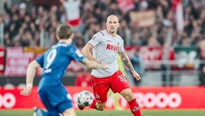 Bundesligový futbalista sa pustil do fanúšika počas zápasu