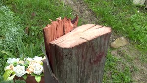 Nepochopiteľný barbarský čin: Neznámy páchateľ zrezal centrálny kríž na cintoríne