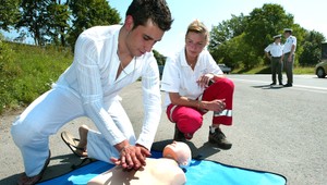 K správnej resuscitácii môže pomôcť pieseň. Toto je ona