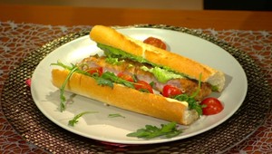 Teľací rezeň v bagete s bylinkovou majonézou