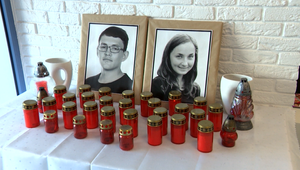 Druhý deň pojednávania sprevádzali silné emócie. Obžalovaní sa stretli zoči-voči rodine zavraždených