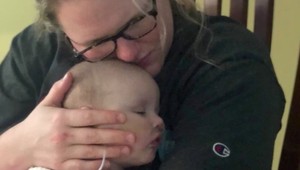 Bábätko malo ľahký priebeh Covidu, no potom TO prišlo: Rodičov vydesil tento príznak