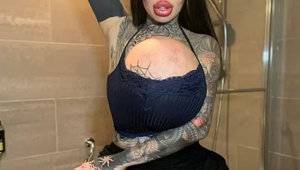 Rekord sa nekoná? Škandalóznej celebritke praskol implantát, je na tom zle!