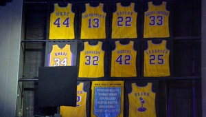 VIDEO: Shaq O'Neal (41) v spoločnosti nesmrteľných Lakers