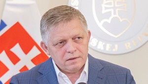 Fico odmieta zákaz ruského plynu a nedostatočné garancie, Európska komisia sľubuje pomoc