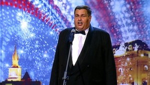 Nevidiaci spevák Bango. Takto očaril Čechov