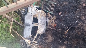 Tragická nehoda v Bratislave: Auto po zrážke spadlo z nadjazdu, vo vozidle našli jednu obeť