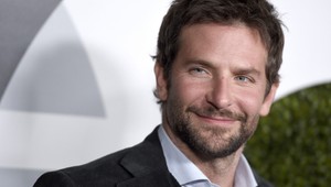 Ako nacvičoval Bradley Cooper úlohu novopečeného tatina? Toto video vás pobaví!