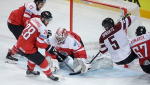 Lotyši sa priblížili k záchrane, zdolali Rakúsko po predĺžení