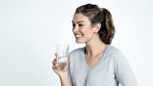 Aj voda vás môže zabiť! Pozor na to, koľko vypijete