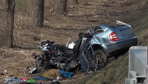 Tragická nehoda: Vodič osobného auta zahynul po čelnej zrážke s kamiónom