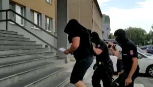 VIDEO: Csaba Dömötör je vonku. TV JOJ zistila časť výpovede, v ktorej klamal