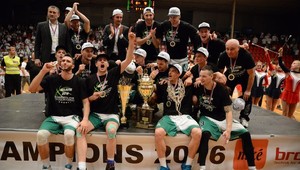 Prievidžania zaslúžene oslavujú majstrovský titul