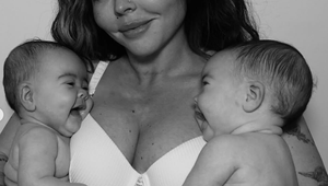 Slávnej speváčke sa zrútil svet: Jej dvojčatá nebudú NIKDY schopné chodiť!