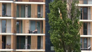 Úvery na bývanie sa stávajú nedostupnejšími pre čoraz viac záujemcov. Predaj realít sa výrazne spomaľuje