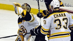 Chára mal prsty vo víťazstve Bruins