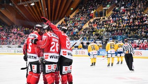 Spenglerov pohár: Kanada s Versteegom priamo do semifinále. Třinec vyzve ruskú Ufu