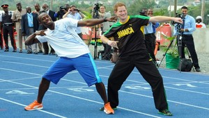 Princ Harry zdolal v priamom šprintérskom súboji Usaina Bolta!