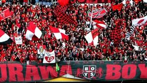 Fanúšikovia japonskej Urawy napadli a zbili televíznych kameramanov