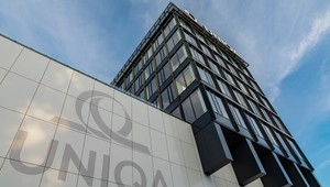 Pobočky AXA sa preznačujú na UNIQA, pre klientov sa nič nemení