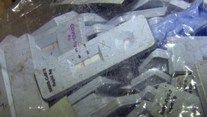 Zberný dvor v Partizánskom museli zatvoriť.  Počas triedenia našli použité antigénové testy