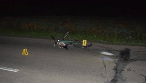 Vodič prešiel muža ležiaceho na ceste a z miesta nehody odišiel