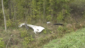 Policajt havaroval s takmer 2 promile. Po nehode hľadali jeho zbraň a služobný preukaz