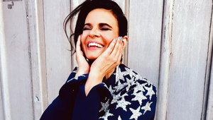 Zuzanu Fialovú na nakrúcaniach sprevádza TAKÝTO fešák!