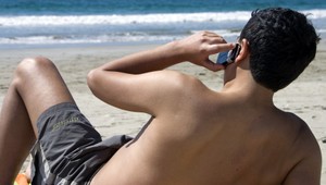 Europoslanci odhlasovali koniec roamingu v EÚ, platiť sa ale bude ďalej