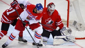 Česko potrápilo Kanadu, USA s debaklom od Ruska. Vicemajster bez bodu