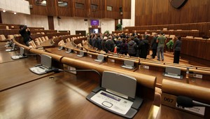 Deň otvorených dverí v parlamente. Maskovaní aktivisti sa dnu nedostali